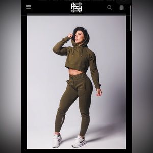 Good days Olive jogger and crop top hoodie set size medium